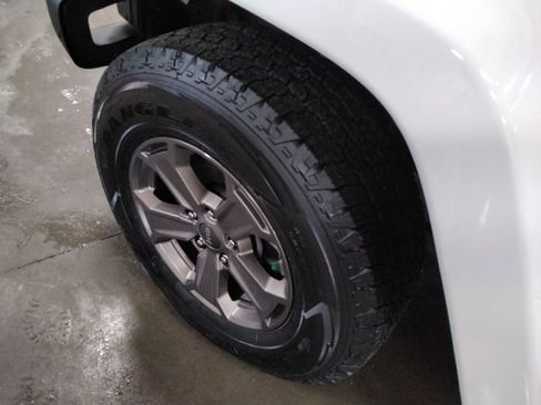 Used 2018 Jeep Wrangler Unlimited Sport w/ Dual Top Group image 18