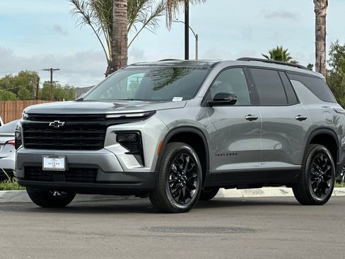 New 2026 Chevrolet Traverse LT w/ Midnight/Sport Edition image 8