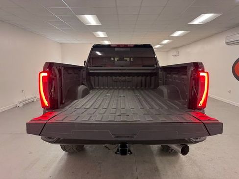 Used 2025 GMC Sierra 2500 Denali Ultimate image 8