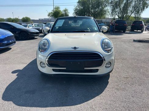 Used 2019 MINI Cooper Convertible image 2