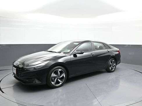 Certified 2023 Hyundai Elantra SEL w/ Convenience Package FWD image 10