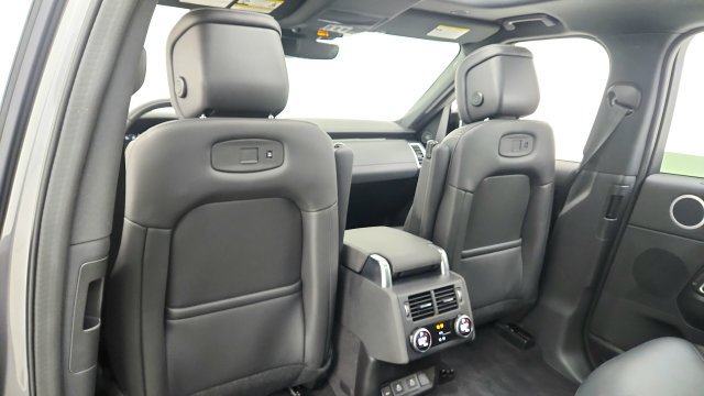 Used 2025 Land Rover Discovery S AWD/4WD image 45
