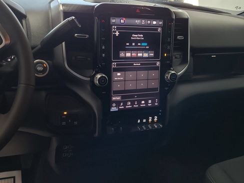 Used 2025 RAM 2500 Big Horn AWD/4WD image 2