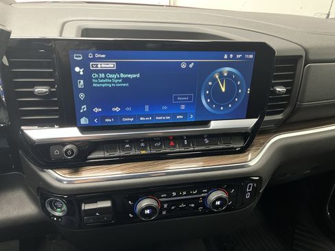 Used 2024 Chevrolet Silverado 1500 LT image 17