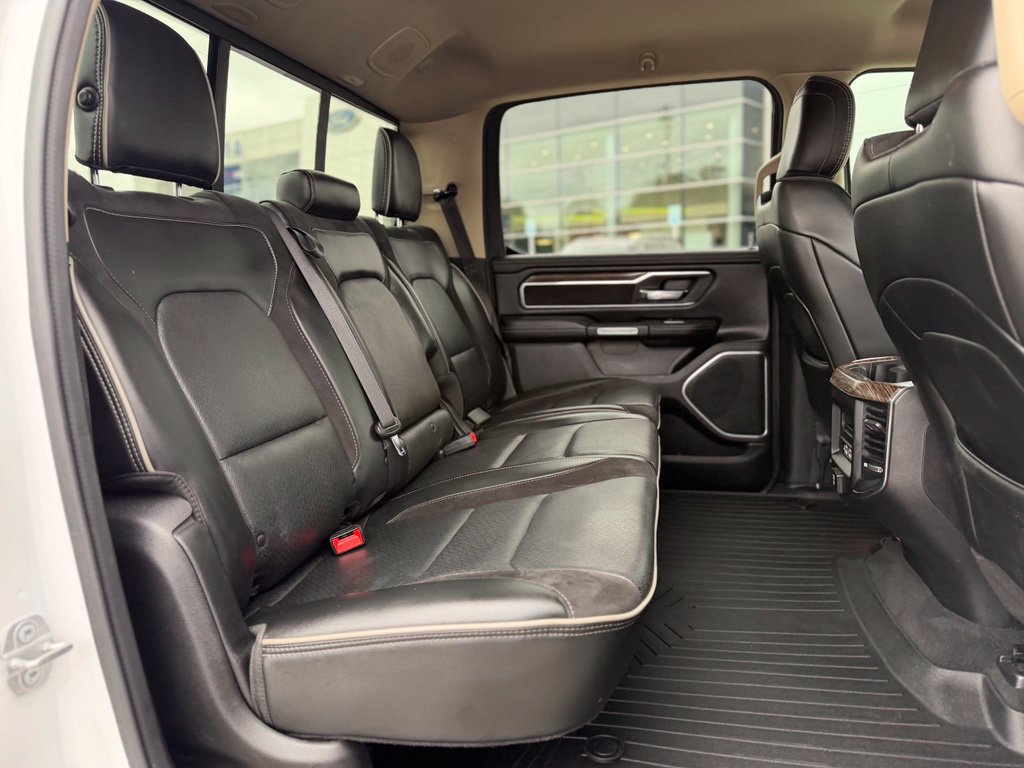 Used 2019 RAM 1500 Laramie AWD/4WD image 11
