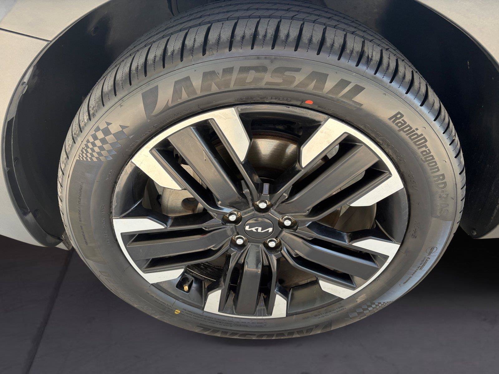 Used 2023 Kia Telluride SX FWD image 14