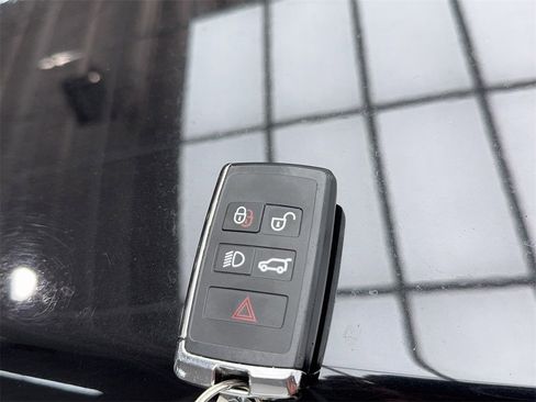 Used 2023 Jaguar F-PACE S image 61