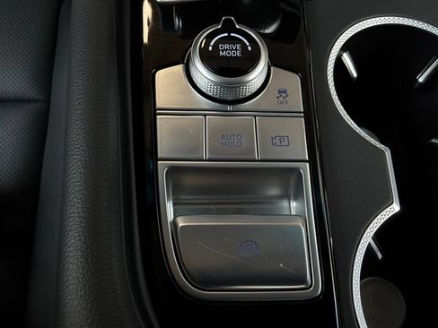 Used 2026 Genesis G70 2.5T RWD image 25