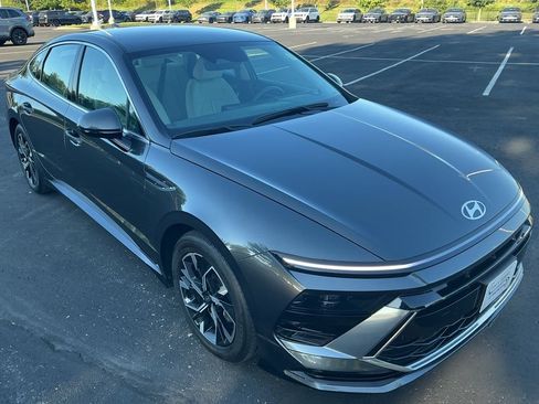 Used 2025 Hyundai Sonata SEL FWD image 15