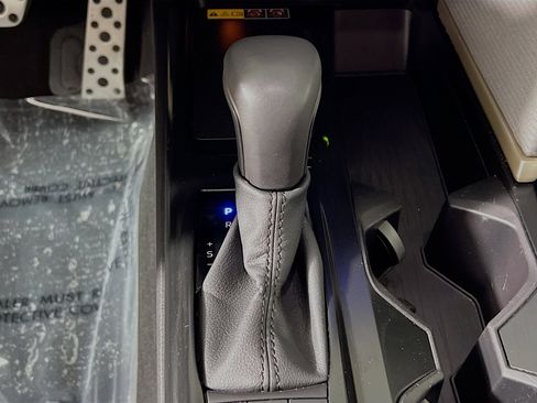 Used 2025 Toyota Camry SE image 24