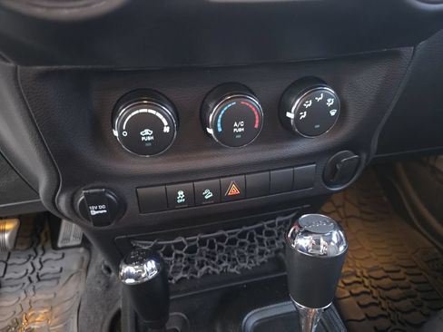 Used 2017 Jeep Wrangler Unlimited Sport w/ Connectivity Group AWD/4WD image 24
