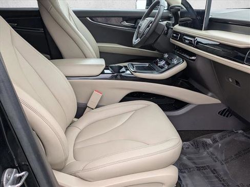 Used 2021 Lincoln Nautilus FWD image 17