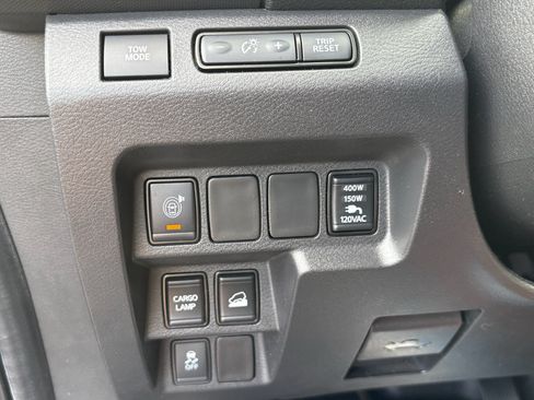 Used 2022 Nissan Frontier SV AWD/4WD image 21