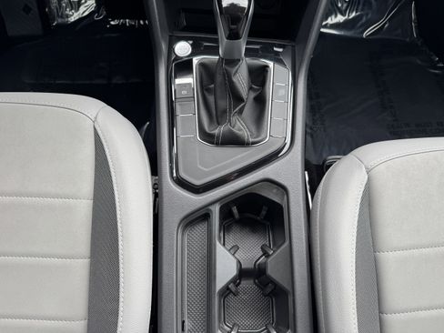 Used 2024 Volkswagen Taos SE image 24