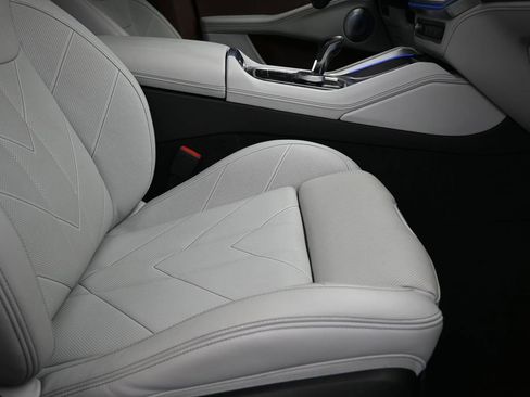 Certified 2023 BMW XM AWD/4WD image 25