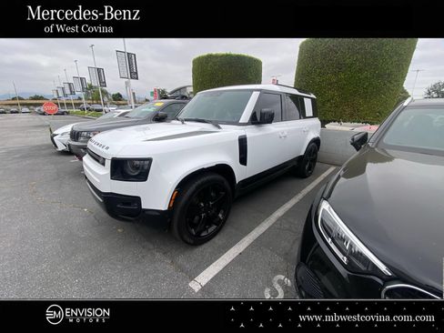 Used 2026 Land Rover Defender 110 X-Dynamic SE AWD/4WD image 1