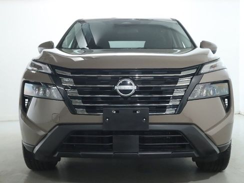 Used 2025 Nissan Rogue SV AWD/4WD image 6