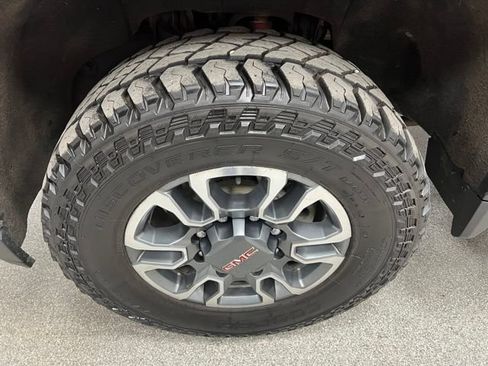 Used 2022 GMC Sierra 2500 SLT w/ SLT Convenience Package AWD/4WD image 16