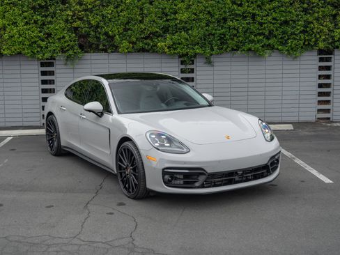 Used 2023 Porsche Panamera 4 Platinum Edition w/ Assistance Package image 13