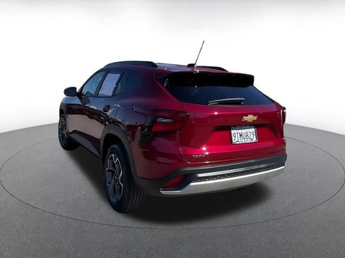 Used 2025 Chevrolet Trax LT image 11