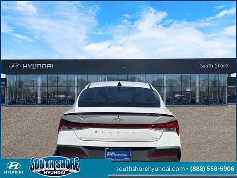 Certified 2025 Hyundai Elantra SEL w/ Cargo Package FWD image 5