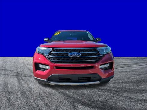 Certified 2020 Ford Explorer XLT w/ Equipment Group 202A image 9