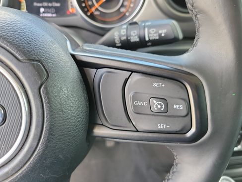 Used 2018 Jeep Wrangler Unlimited Sport S AWD/4WD image 26