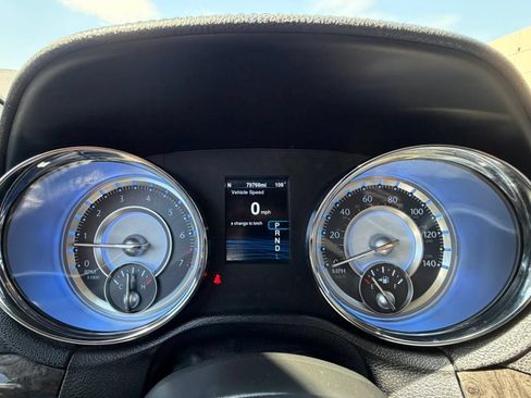 Used 2014 Chrysler 300 RWD image 17