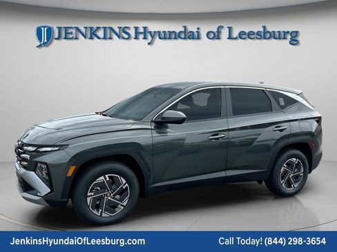 New 2026 Hyundai Tucson Blue SE image 10