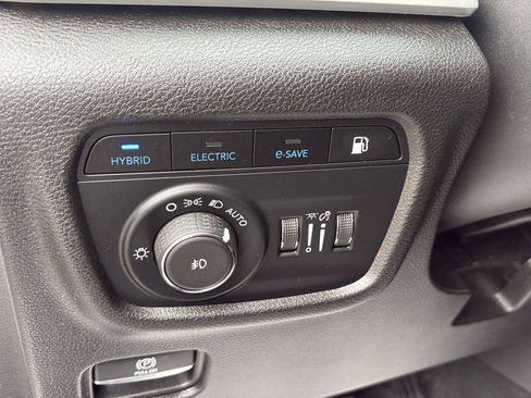 Used 2022 Jeep Grand Cherokee Trailhawk AWD/4WD image 31