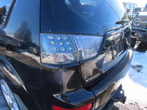 Used 2007 Mitsubishi Outlander XLS image 9