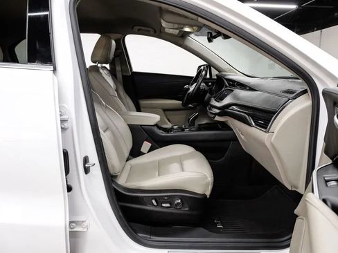 Used 2021 Cadillac XT4 Premium Luxury FWD image 40