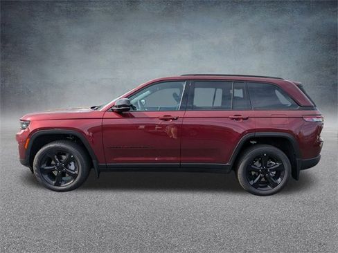 New 2025 Jeep Grand Cherokee Limited w/ Black Appearance Package image 7