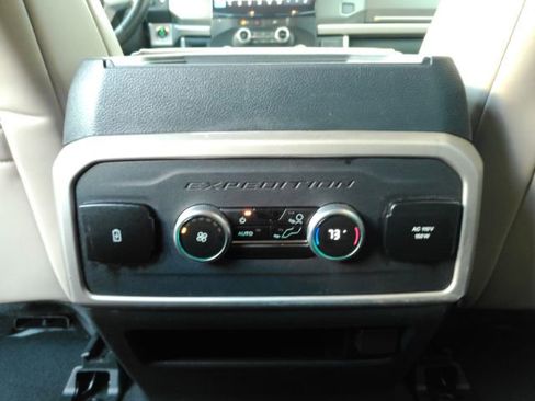 Used 2024 Ford Expedition Max XLT image 28