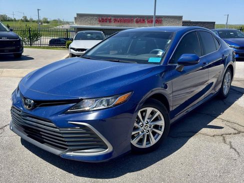 Used 2023 Toyota Camry LE image 1