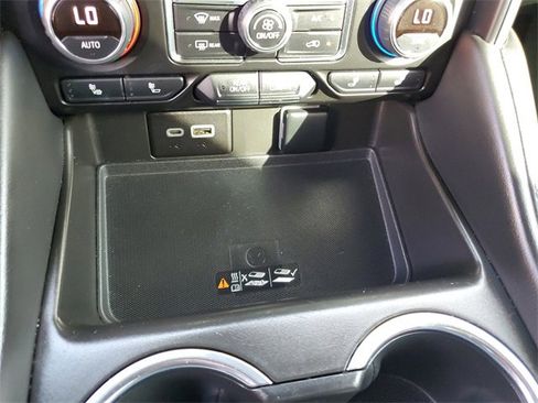 Used 2022 Chevrolet Tahoe Z71 w/ Z71 Off-Road Package image 21