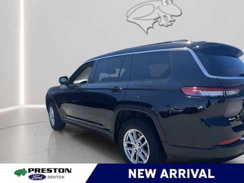 Used 2025 Jeep Grand Cherokee L Laredo w/ Luxury Tech Group I AWD/4WD image 3