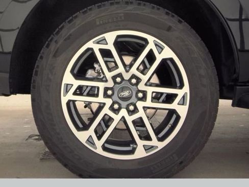 Used 2025 Ford Expedition Active AWD/4WD image 20