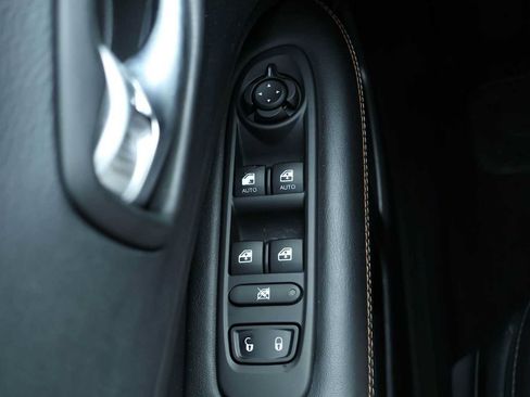 Used 2019 Jeep Compass Latitude FWD image 28