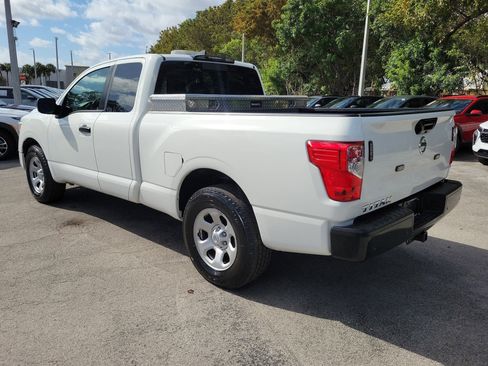 Used 2022 Nissan Titan S image 5