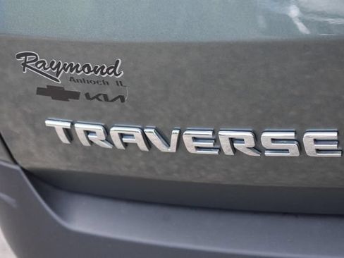 Used 2023 Chevrolet Traverse LT FWD image 18