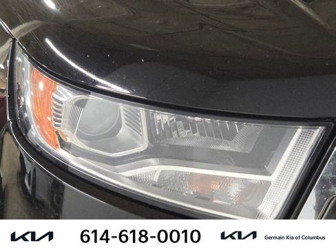 Used 2018 Ford Edge Titanium w/ Equipment Group 301A FWD image 15