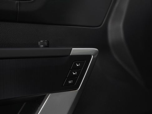 Used 2025 Toyota Sequoia Platinum image 22