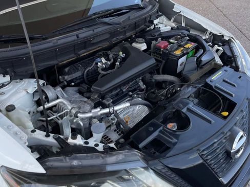 Used 2017 Nissan Rogue SV image 28