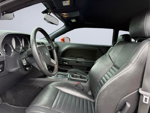 Used 2009 Dodge Challenger R/T RWD image 16