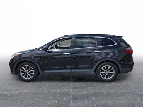 Used 2018 Hyundai Santa Fe SE AWD/4WD image 3