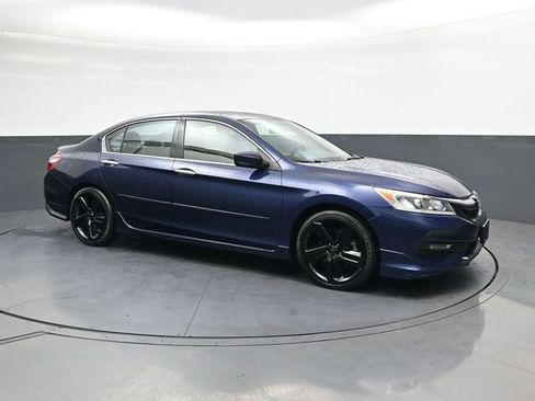 Used 2017 Honda Accord Sport Special Edition image 2