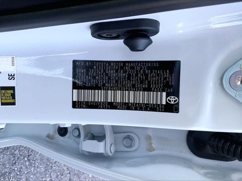 Used 2024 Toyota Corolla LE FWD image 29