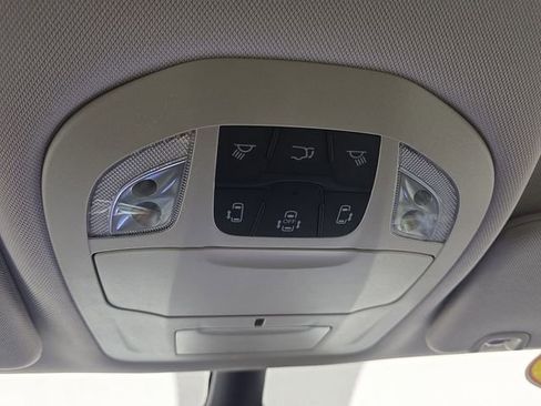 Used 2024 Chrysler Pacifica Touring-L FWD image 24