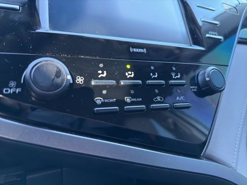 Used 2020 Toyota Camry LE image 35